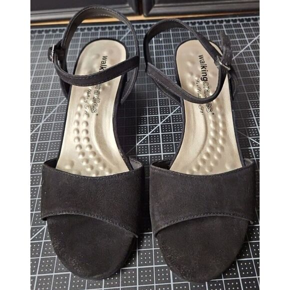 Walking Cradles Lydia Black Suede sandals‎ US 6.5 M (B) - Picture 1 of 10